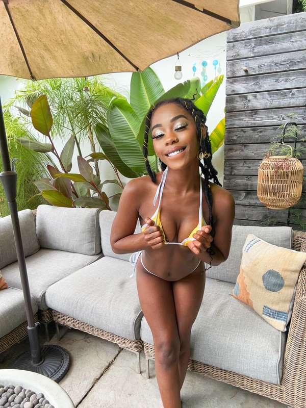 Hey babe! Hope your not busy 😻 This one is just for you 🥰