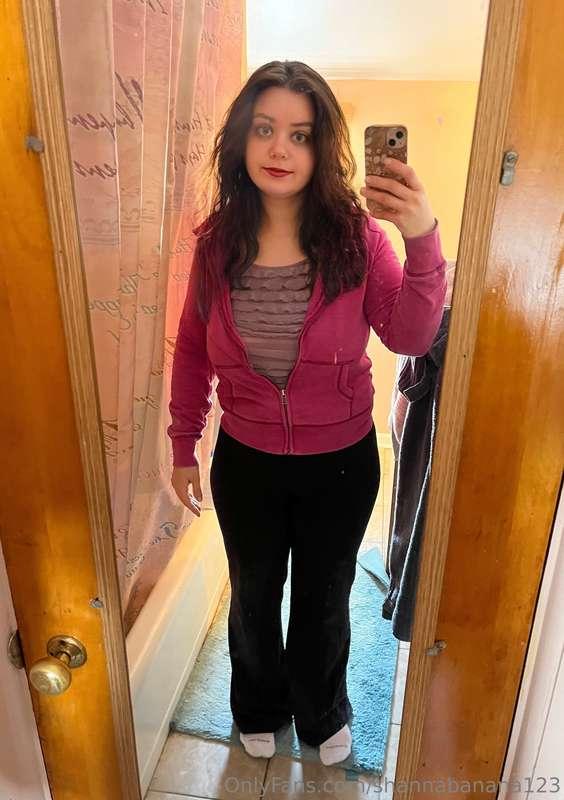 2 new full-view pictures with outfit on that I wore today 