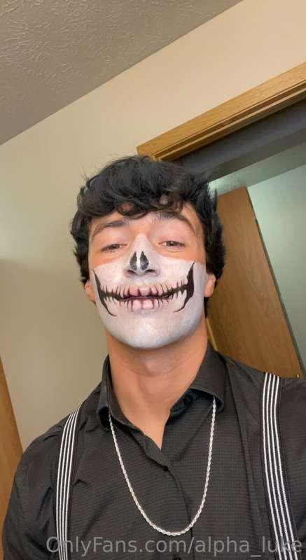 What do you guys think of my costume ;)) also enjoy some sex..