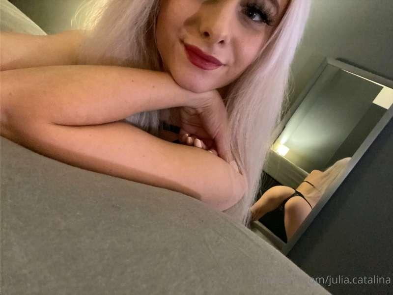 who wants to come to me and fuck my plump ass until I fall i..