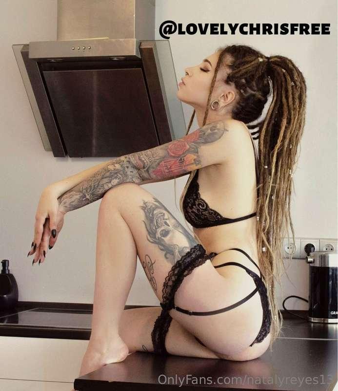 Click here and you won’t regret it 👌🏻 @lovelychrisfree 👌🏻
 D..