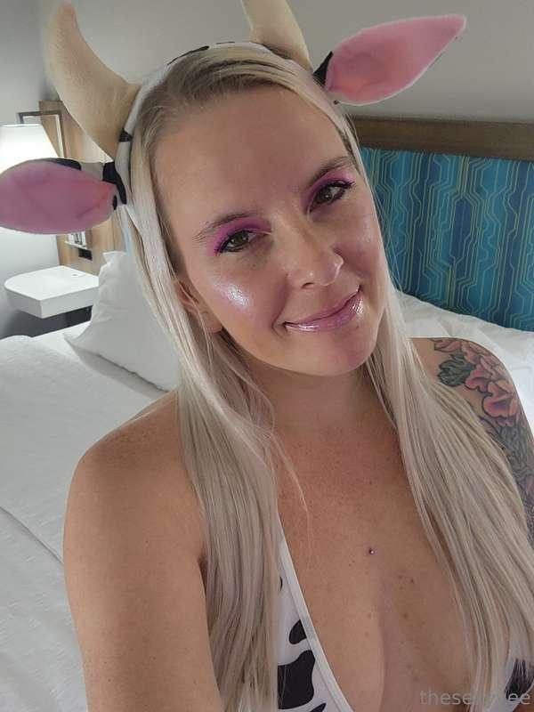 Happy Titty Tuesday my kinky friends! 💋