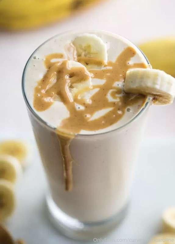 My favorite midnight snack: Peanut Butter & Banana Milk Shak..