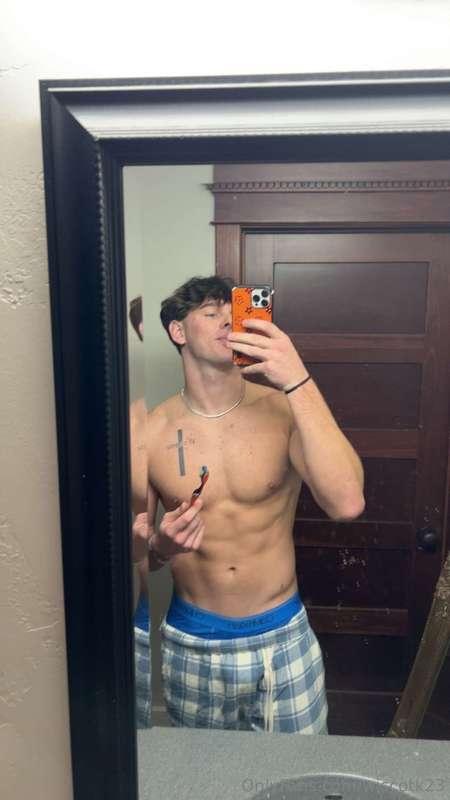 early bird gets the “worm”… 😏🍆