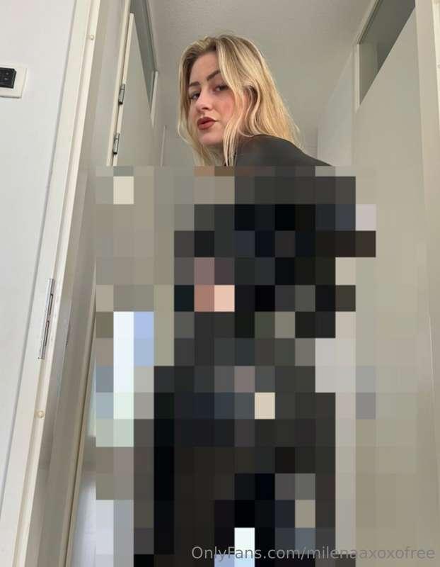 Pulling up my Tight, Slutty Shiny Leggings over my Big, Roun..