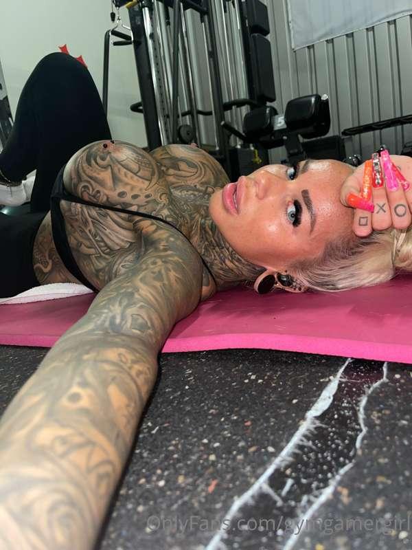 Would you fuck me in the gym ? 💦