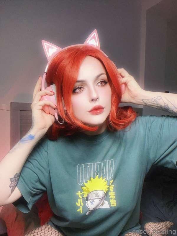 Do you like girl streamers? Would you want one to wait for y..