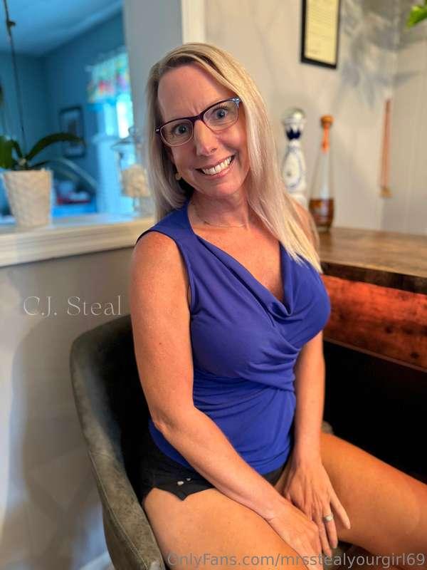 Taking a little break from work. 💻  What do you think? Glass..
