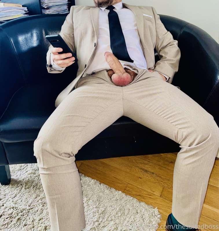 thesuitedboss image #3