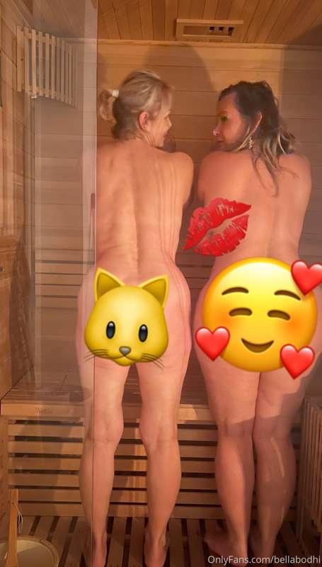 Daughter and Mommy NUDE  

FOLLOW MY hot Mom ♥️

Onlyfans.co..