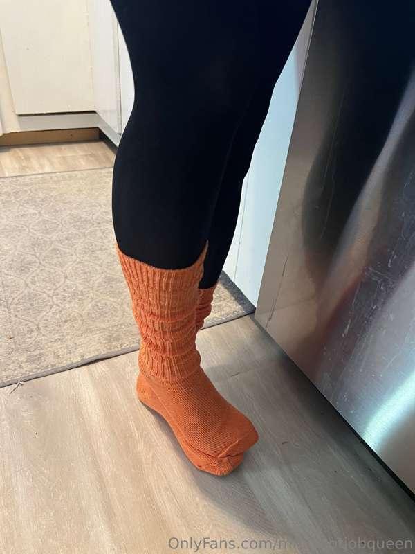 mrs_footjobqueen image #2