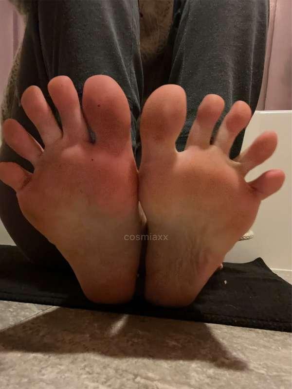 Does anyone care about feet pics anymore??
