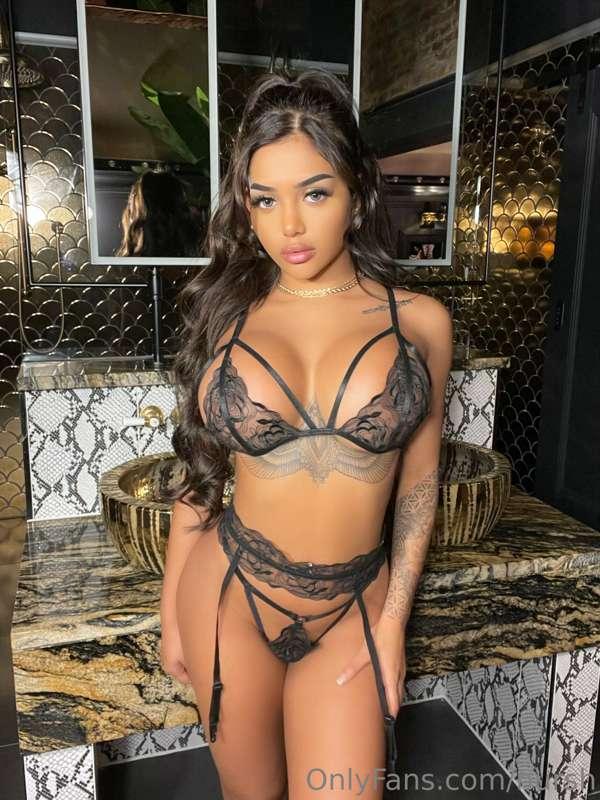 you think i look fuckable enough for you 🥺