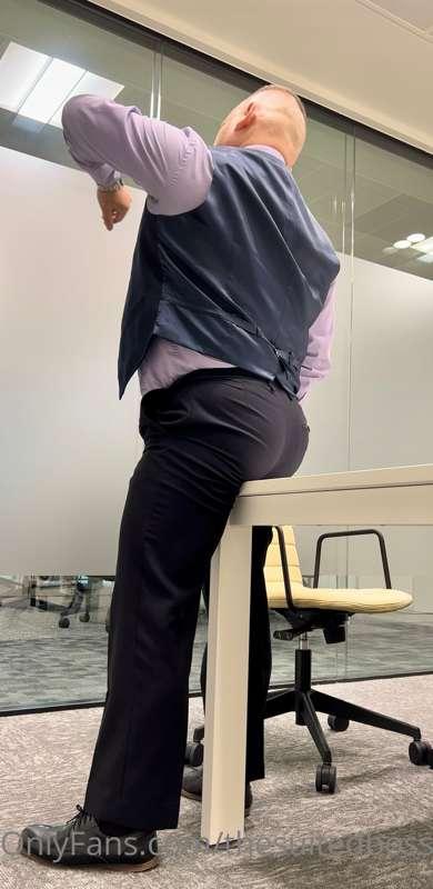 thesuitedboss image #6