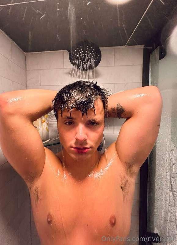 good morning wanna hop in the shower with me 💦