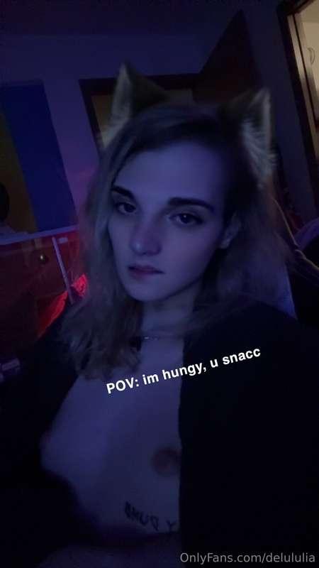 Om nom nom >:3 c’mere my snaccs!!!