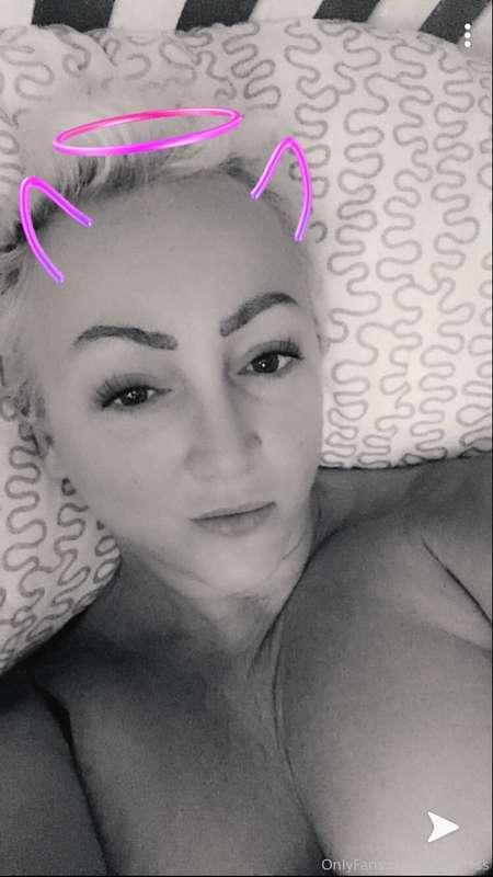 Angel 😇 or devil 😈 which do u think ?