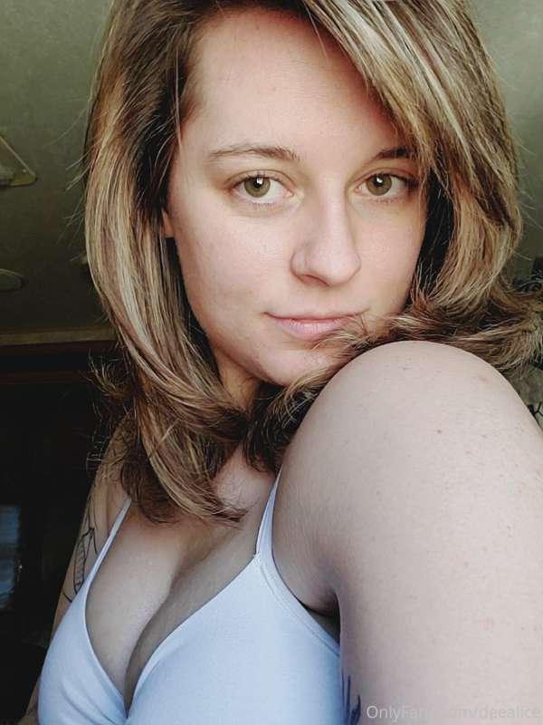 Enjoying a relaxing Sunday. No makeup, no filter.🖼