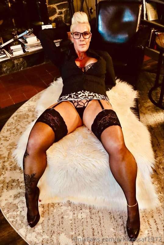 Instagram.com/princessaf1972v.8X.com/princessaf1972 