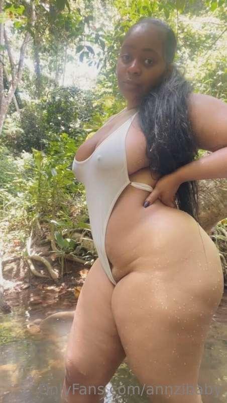I know men love a fat juicy pussy 👅 💦
