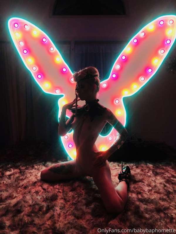 eeee I'm so excited!  the super exclusive LA sex parties I w..