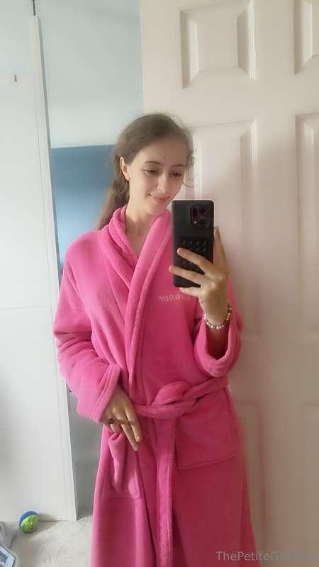 Lemme strip off my robe for you 🥰