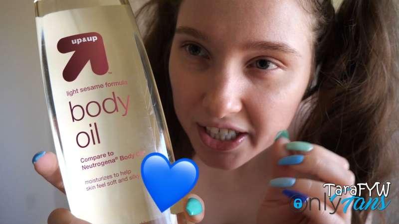 You might recognize this look (black star-shaped pasties & t..