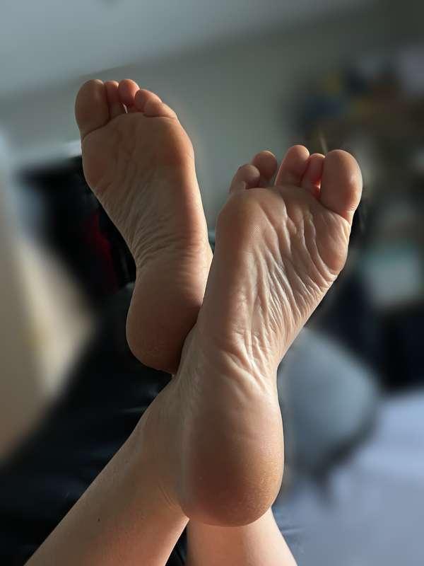 👣👣👣