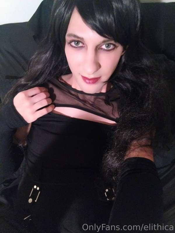 I got a lot of great feedback on the first self-sucking vide..