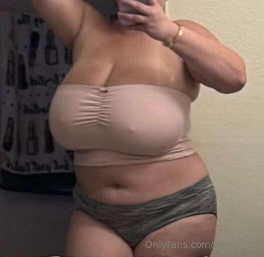 Happy Thursday ❤️❤️❤️ don’t you like tube tops?
