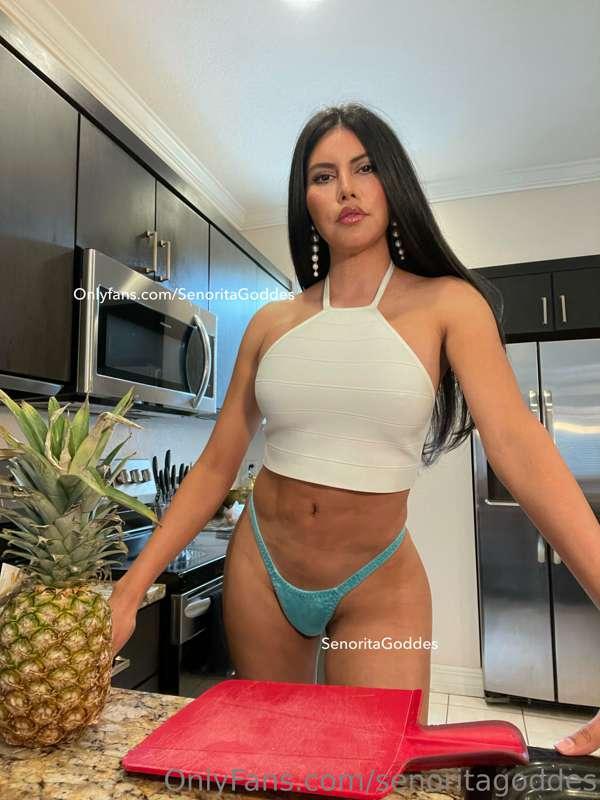 You know what they say about pineapple 🍍