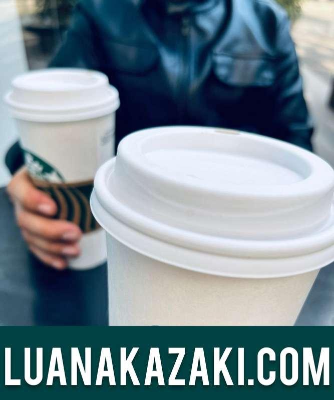 Já tinham se passado cerca de 30 minutinhos na cafeteria, qu..