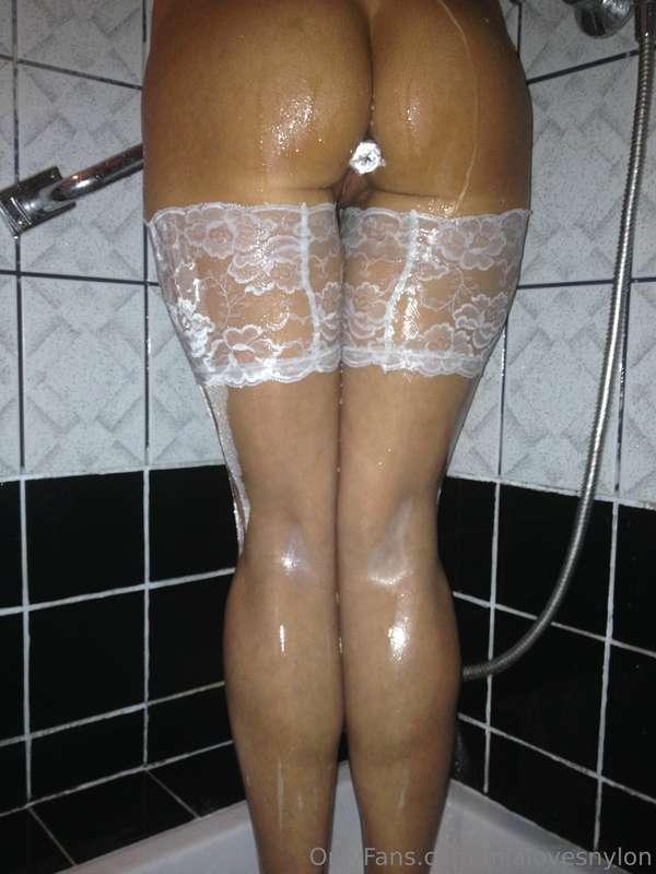 My wet nylons with my lovely plug.