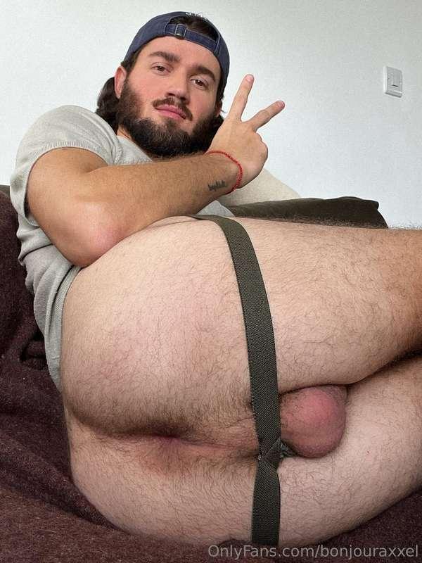 I dare you to look at my furry mancunt and not want to shove..