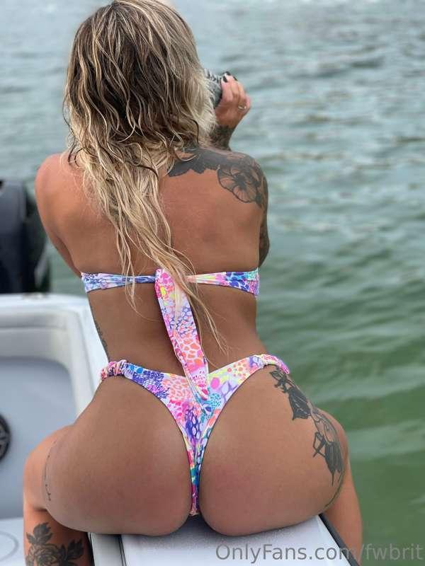 Happy 🍑 Day!!