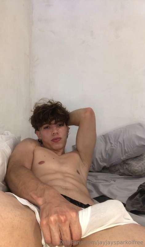 Today is my birthday, 20 years of pure mischief, haha 🎉🎂! It..