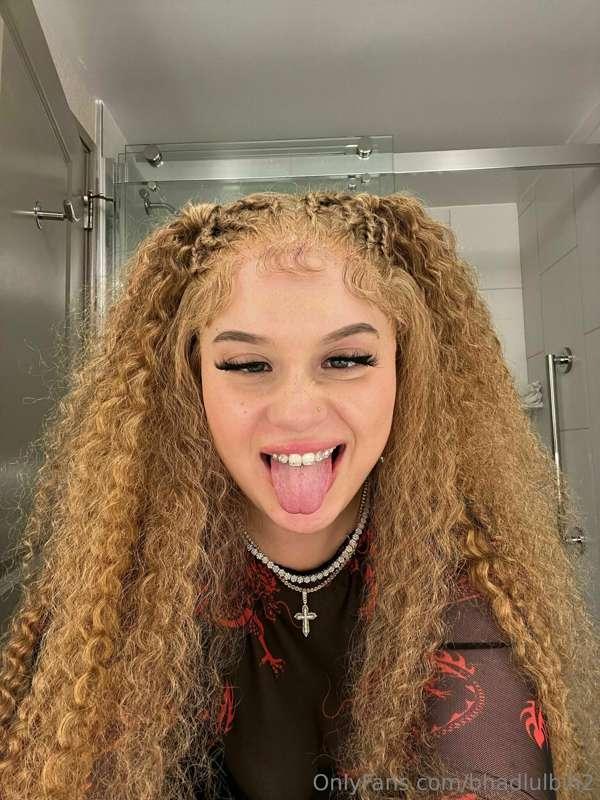 😜