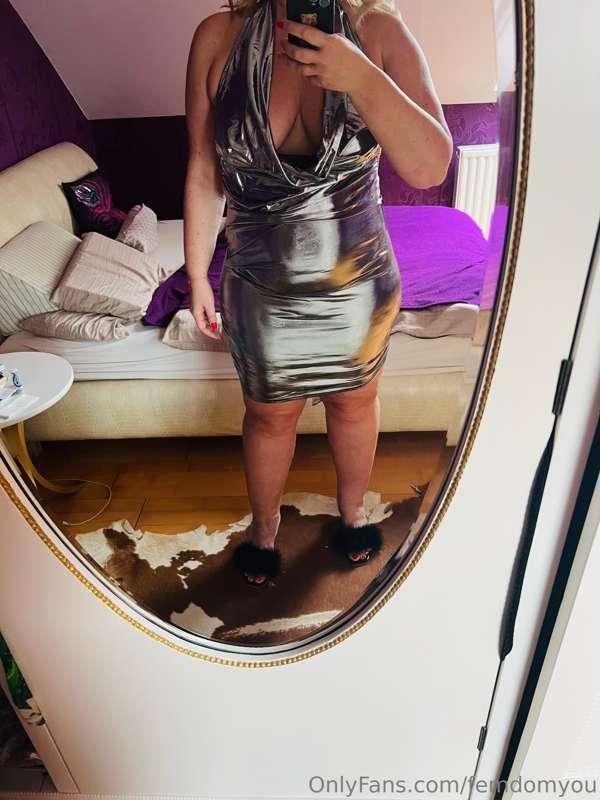 it’s party time again 😻 But which one? 😜