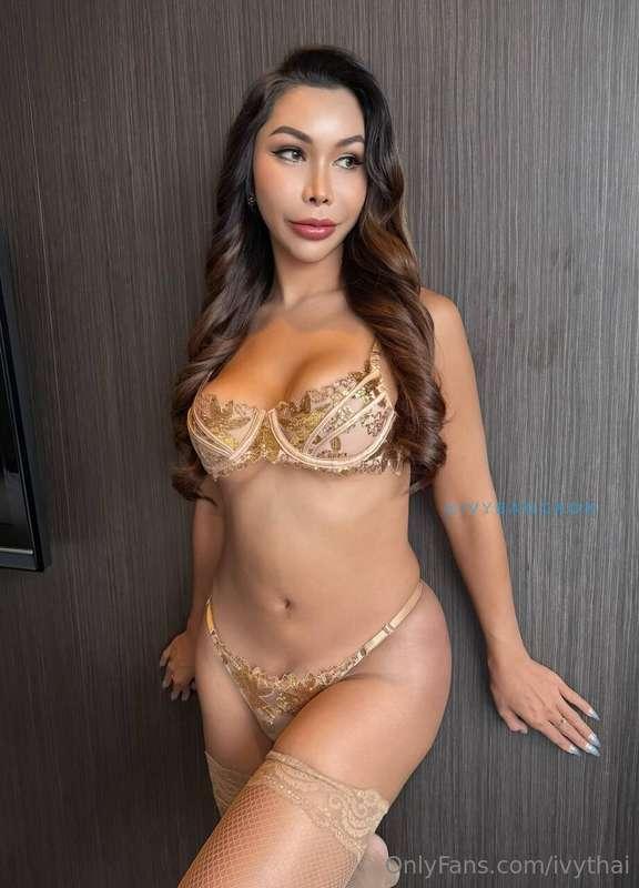 Whole body temptation 😋