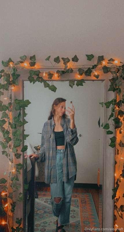 Good morning, loves. I hope you all have a great day :)