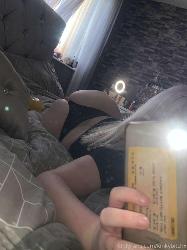 Tip me for a ass spread video🥰