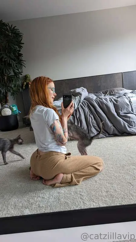 Good Morning 🌞 I know this angle isn’t the ~best~ for my ass..