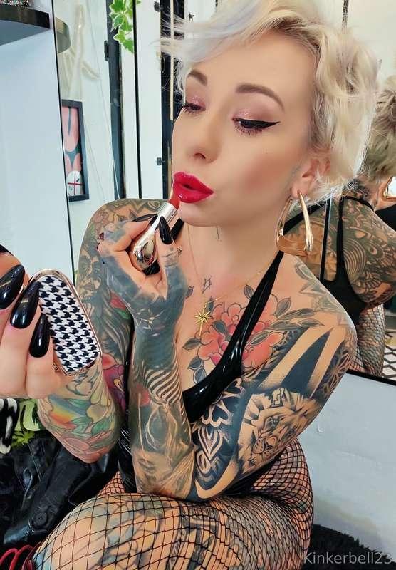 My favourite lipstick, ready to have these lips locked aroun..