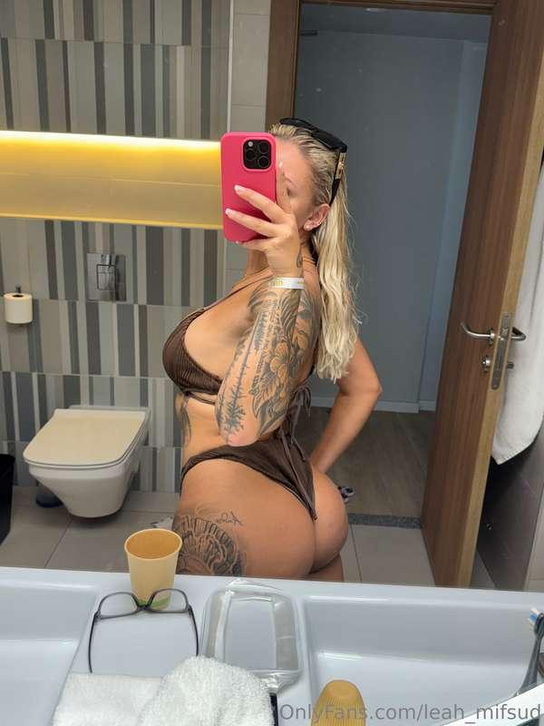Ready to make your day? Send me your custom request now 💋