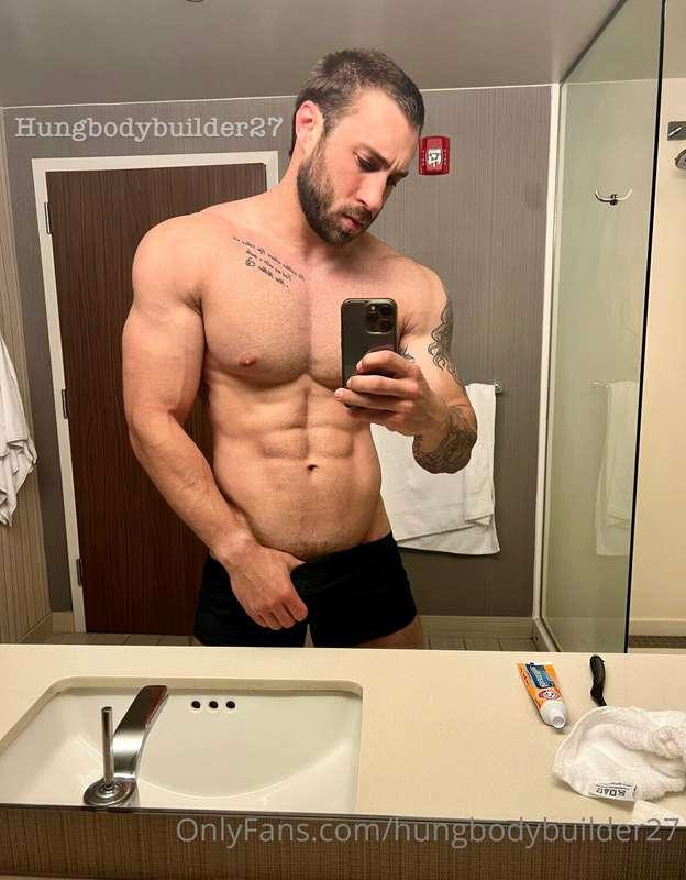 That hotel lighting just hits differently 🤩🥵 abs coming in n..