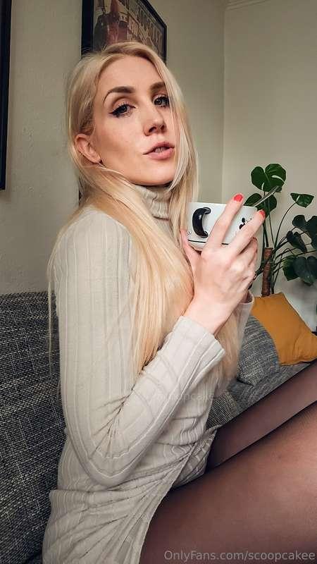 Lazy Sunday mornings are better in bed… in my seamless panty..