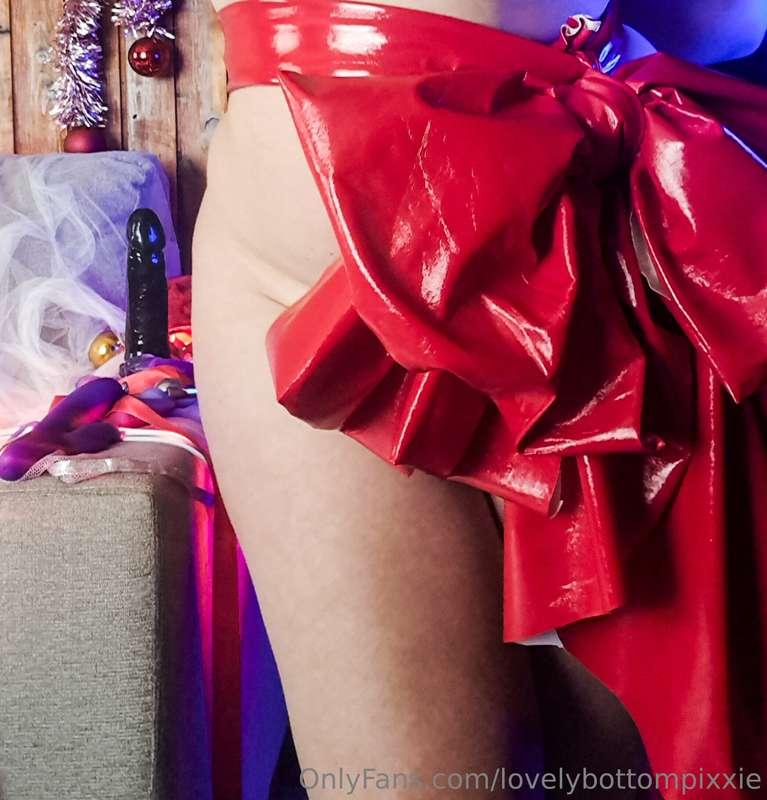 A gift for you...🎀I have undressed completely, only the bow ..
