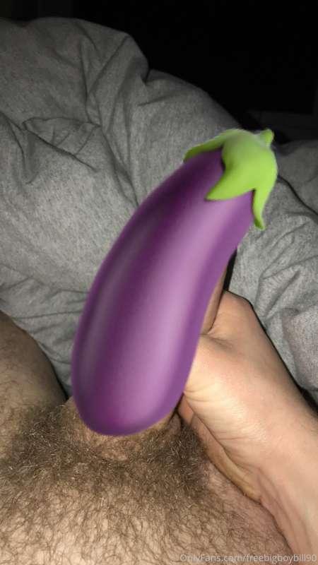 Always waking up with my dick throbbing 😈🍆💦 who wants it 😏