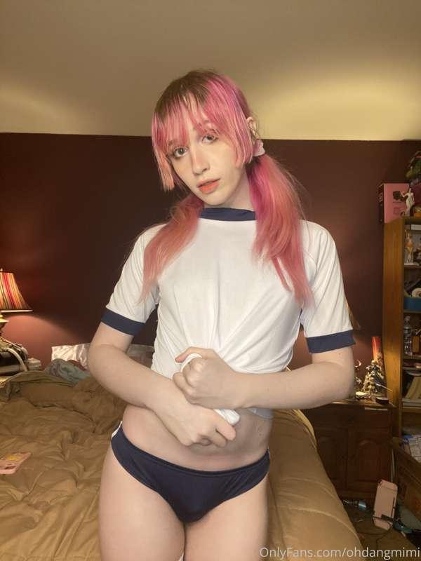 Can you help me stretch before gym class? 😘