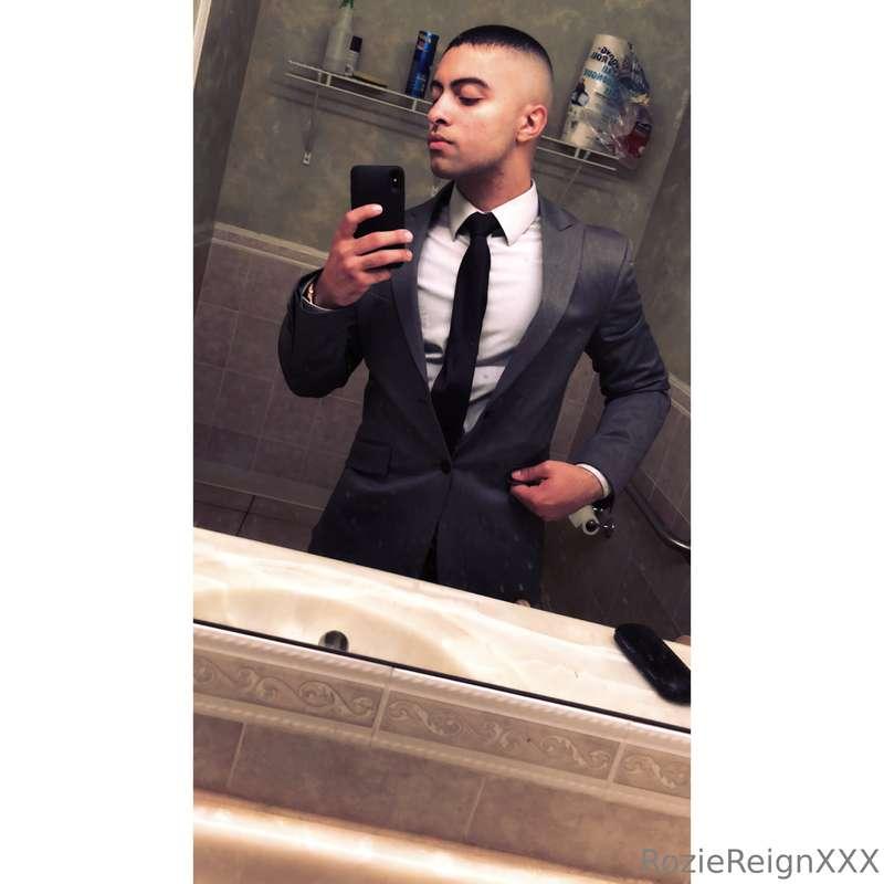 SFS 😉 follow this fit Italian daddy 🔥 @robertlust 